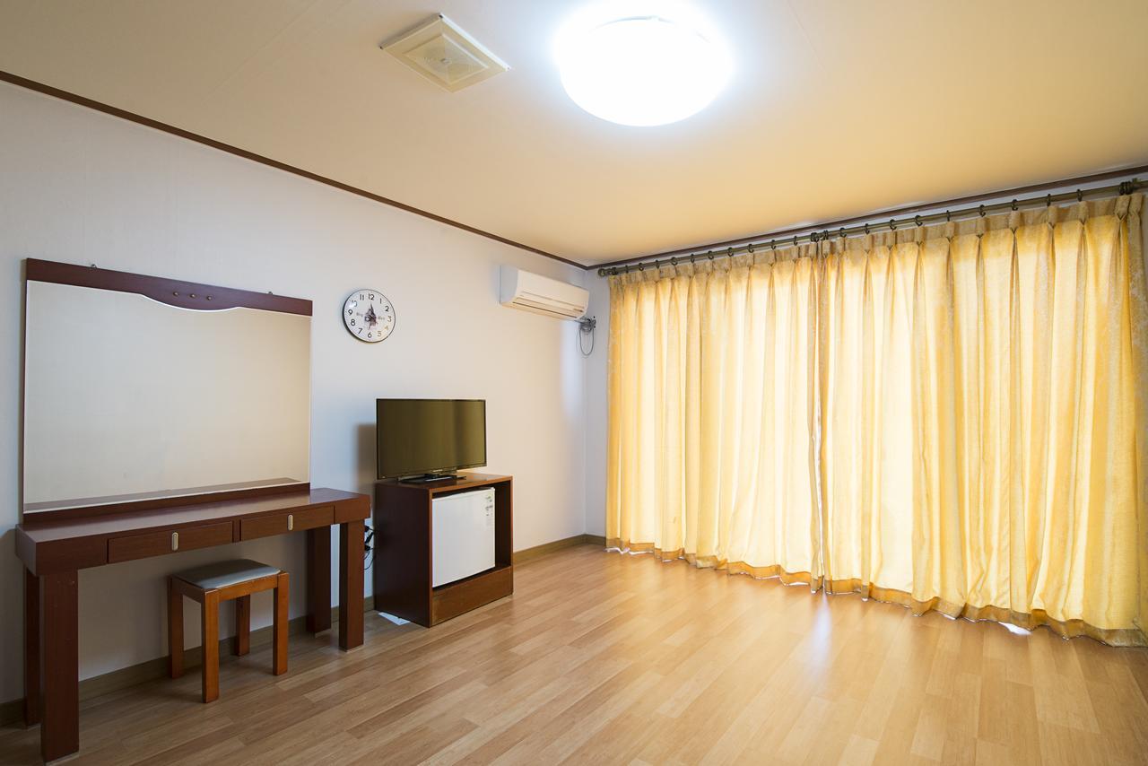 Jeju Youth Hostel Экстерьер фото