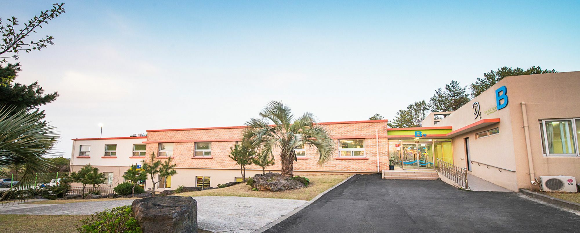 Jeju Youth Hostel Экстерьер фото